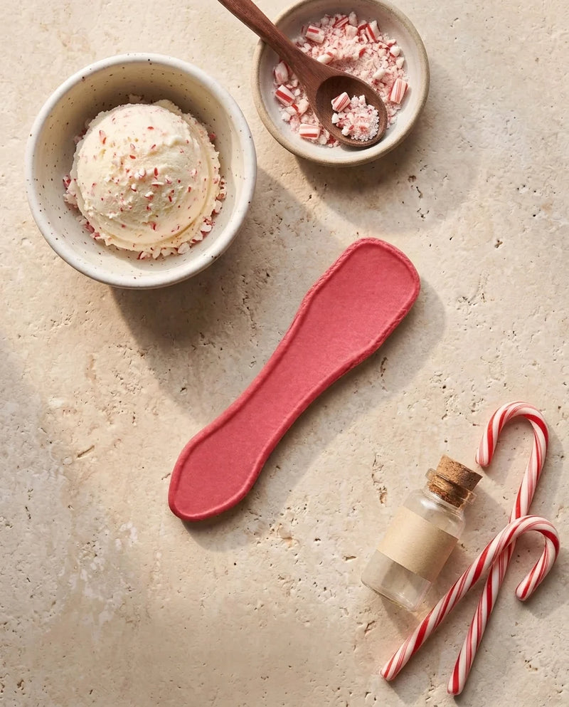 Candy Cane flavored edible spoon snack by Double Dip Chips, LLC, product photo 1